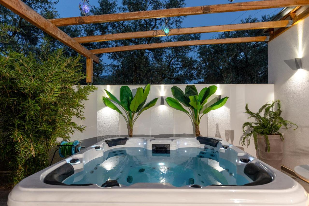 Jacuzzi Deluxe Villa 스칼라소티로스 외부 사진